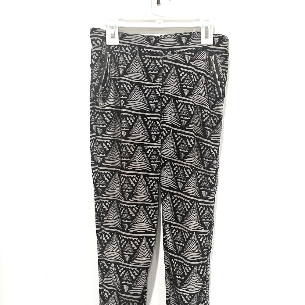 Short/Cropped Geometric Print Leggings